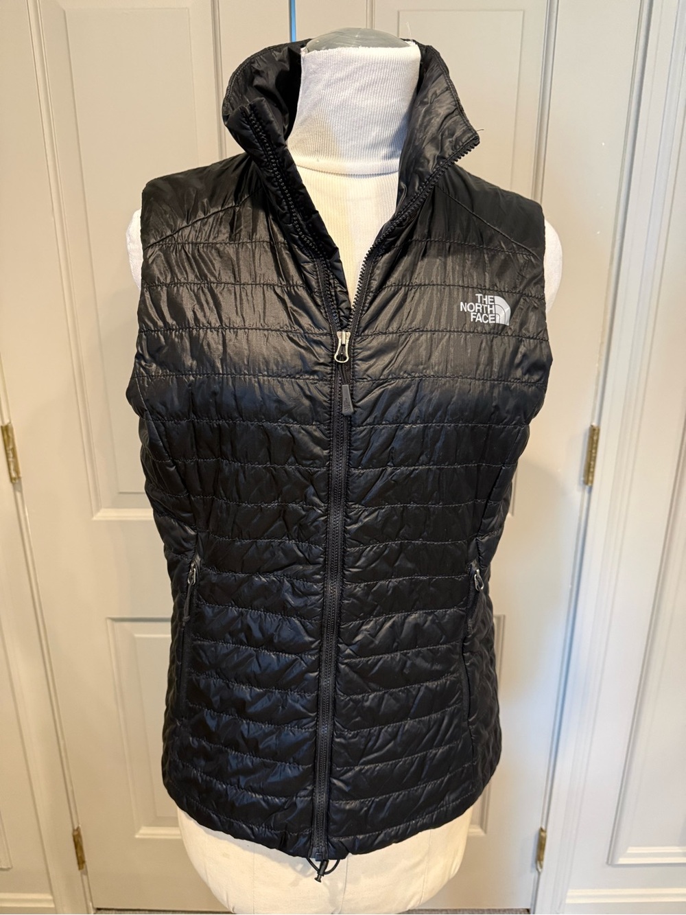 The North Face Women's THERMOBALL Black Quilted Insulated Vest Medium EUC